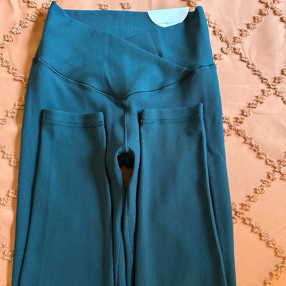 Offline by Aerie green waffle knit leggings size small